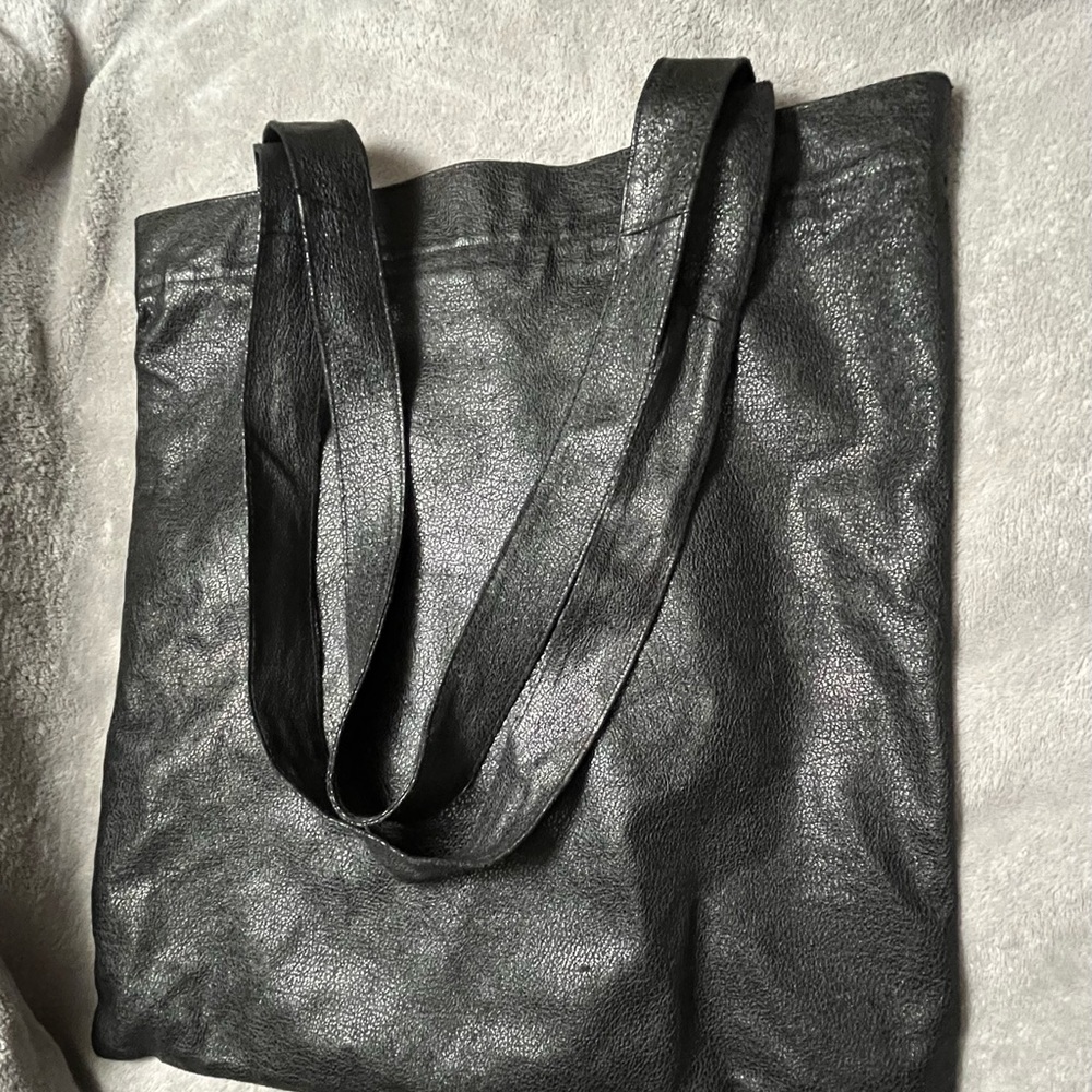Marc Jacobs Elegant Black Leather Tote Bag